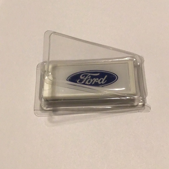 🔥🔥🔥 SALE-New Phone screen cleaner/ Ford Promo / spray /wipe - Picture 2 of 5